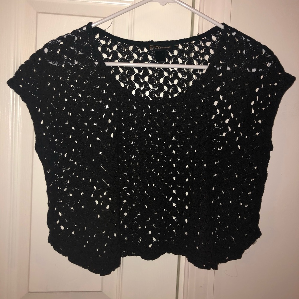 Black knit crop top